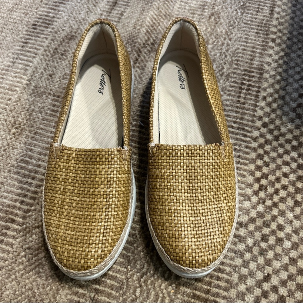 Trotters Accent Women's Slip-On Size 12W NEW